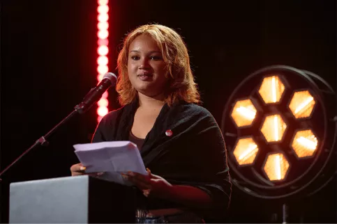 Keyla témoigne au Grand Rex à Paris