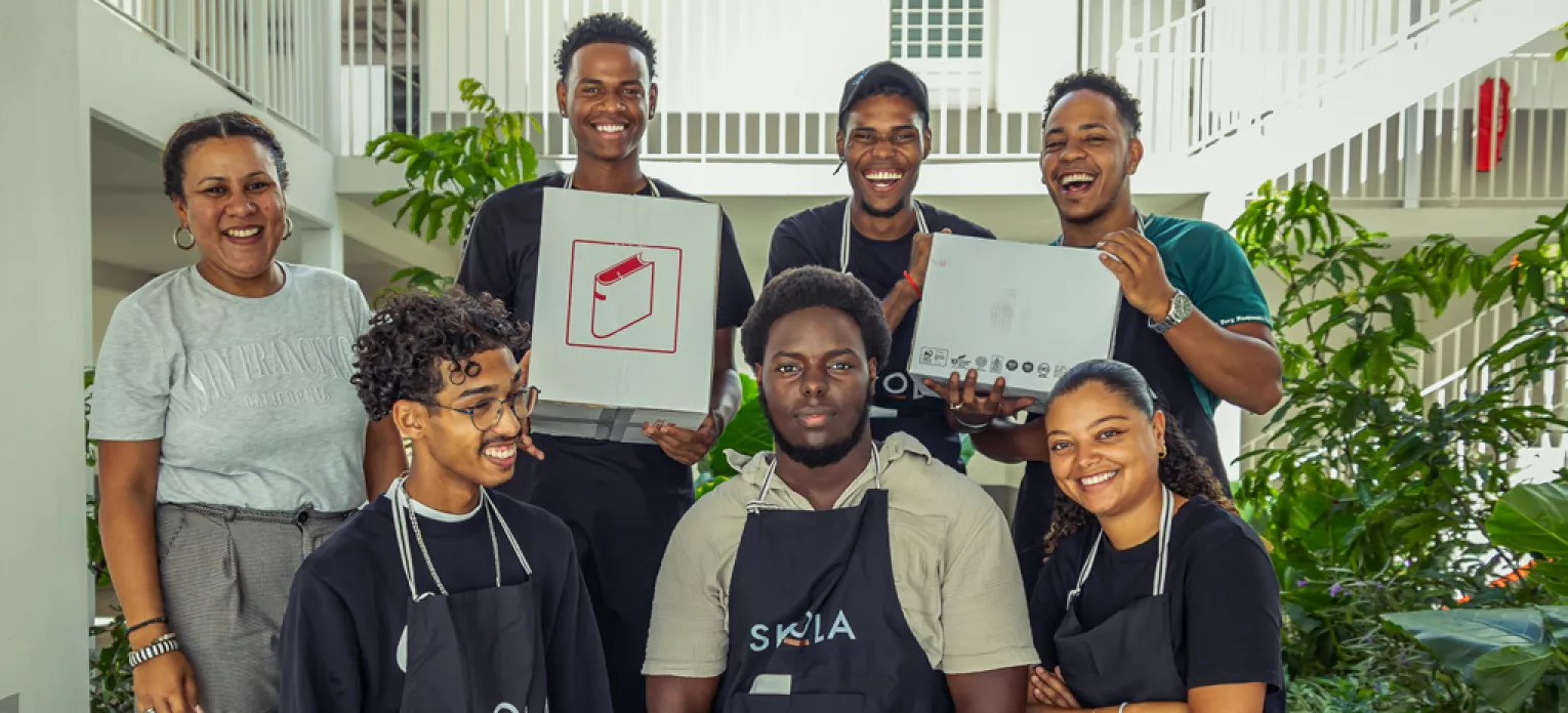 Jeunes skoliste déménageur professionnel 