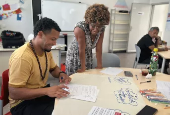 Rémi et Fatima, professionnels des Maisons des Familles de La Réunion
