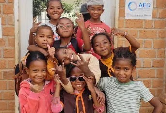 Groupe d'enfants souriants