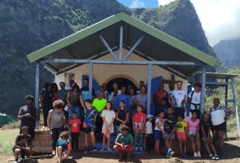 Groupe randonneurs Mafate à l'îlet des Orangers