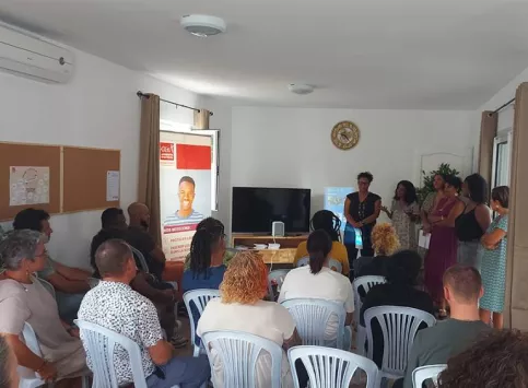 L'équipe accueillie par l'équipe RH d'Apprentis d'Auteuil Océan Indien