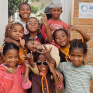 Groupe d'enfants souriants