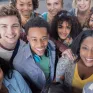 Groupe de jeunes adultes
